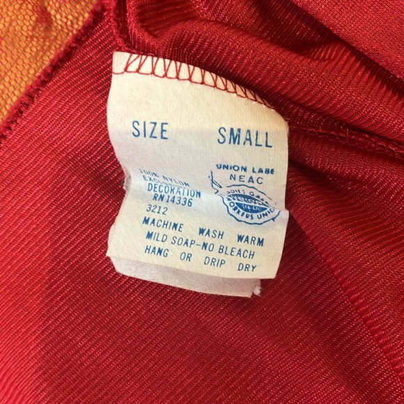 Vintage red layering piece - Picture 5 of 7